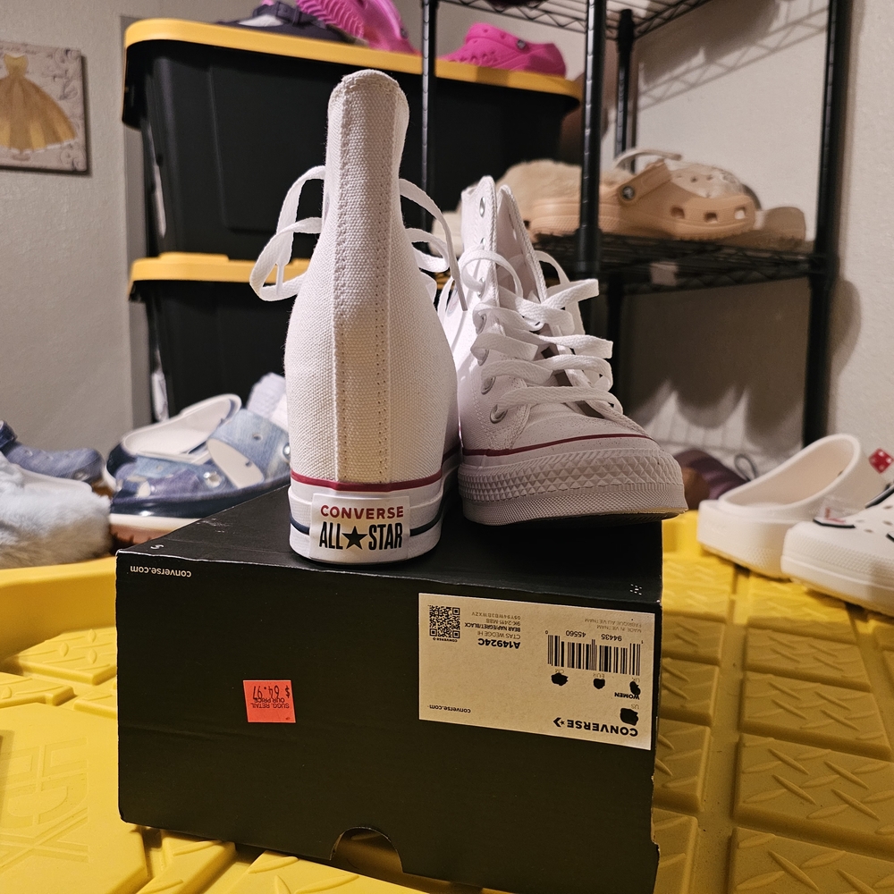🚀 ELEVATE Your Style! White Converse Chuck Taylor All Star Wedge Sneaker!🤍 - Picture 5 of 9